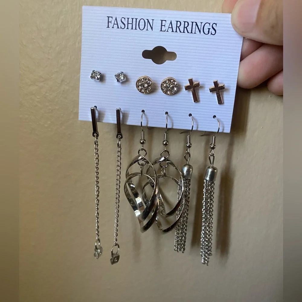 NEW fashion earrings set